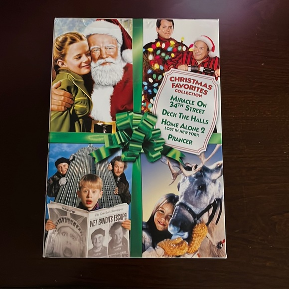 Holidays Collection: Miracle on 34th St, Deck the Halls, Home Alone 2, Prancer - Picture 2 of 3